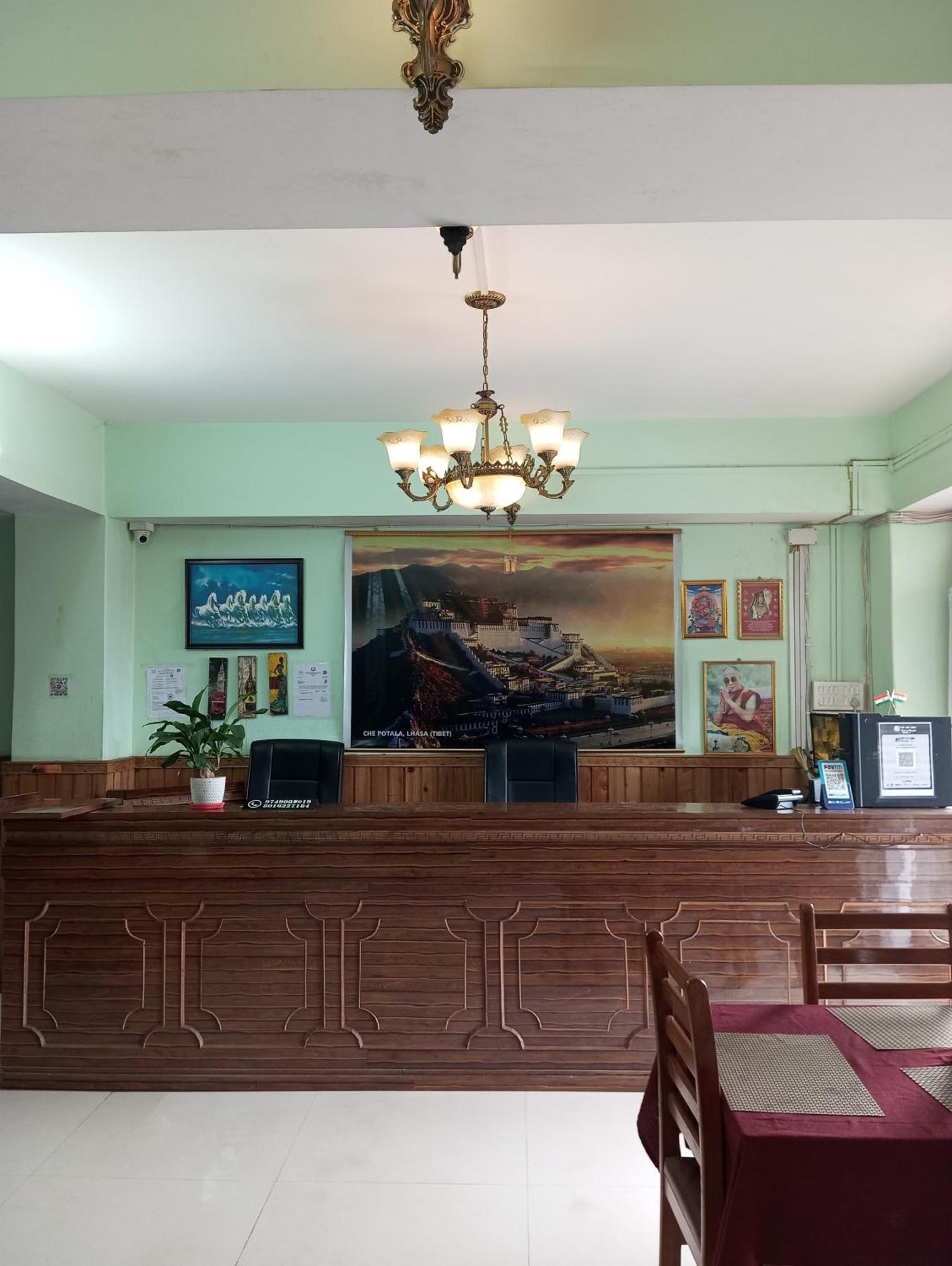 Hotel Lhasa Гангток Экстерьер фото